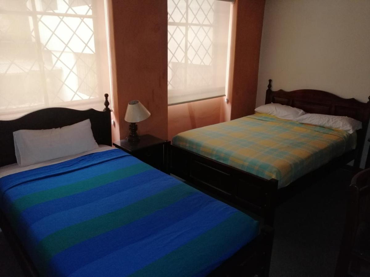 Hostal Victoria Quito Extérieur photo