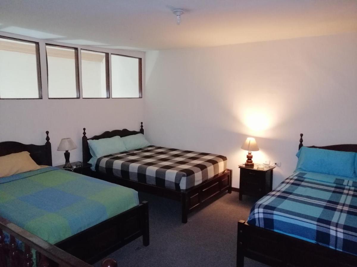 Hostal Victoria Quito Extérieur photo