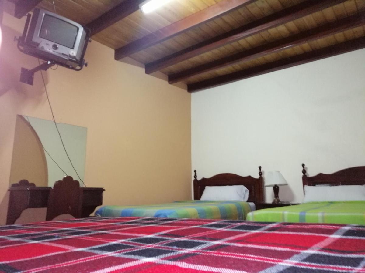 Hostal Victoria Quito Extérieur photo
