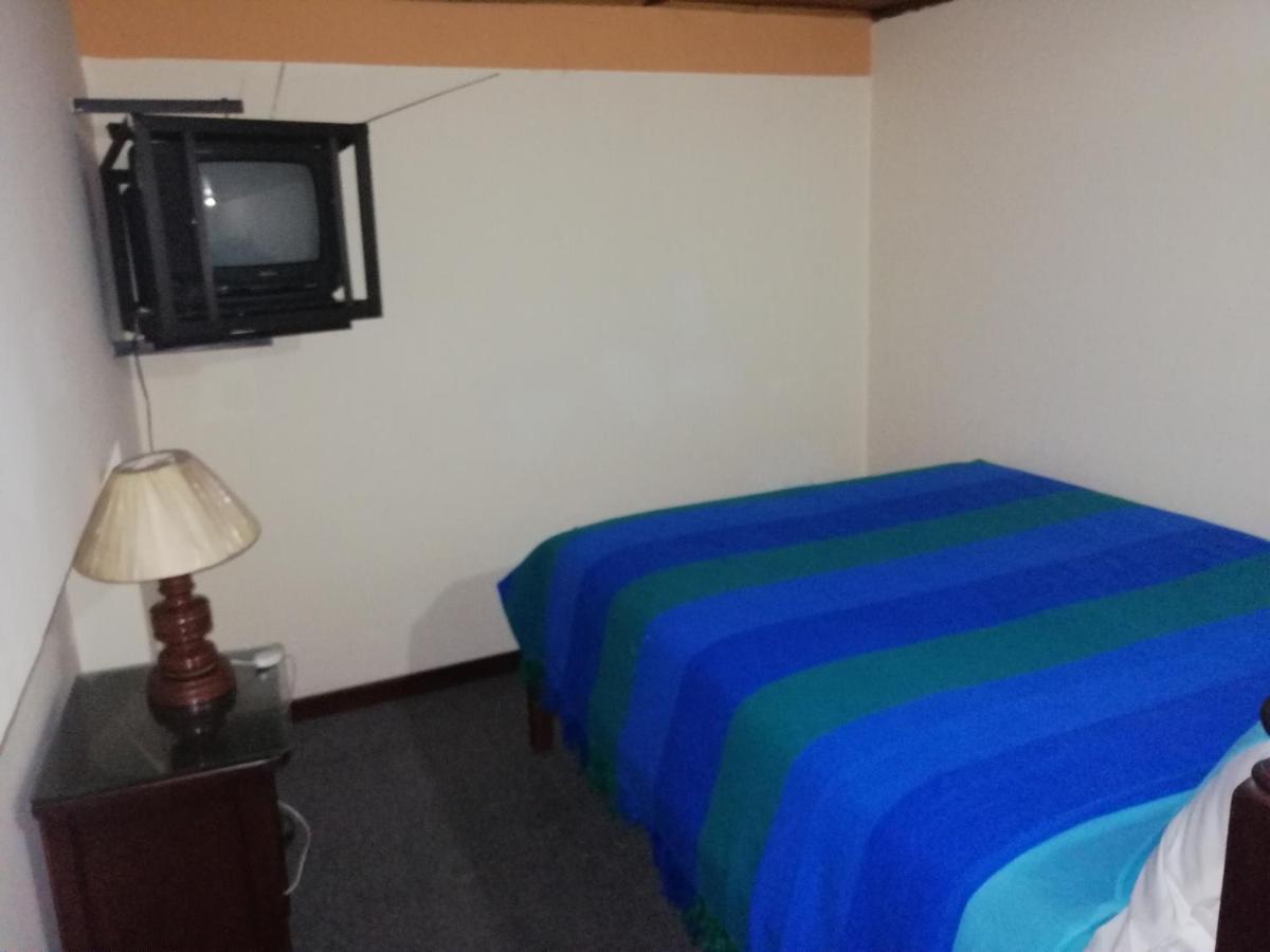 Hostal Victoria Quito Extérieur photo