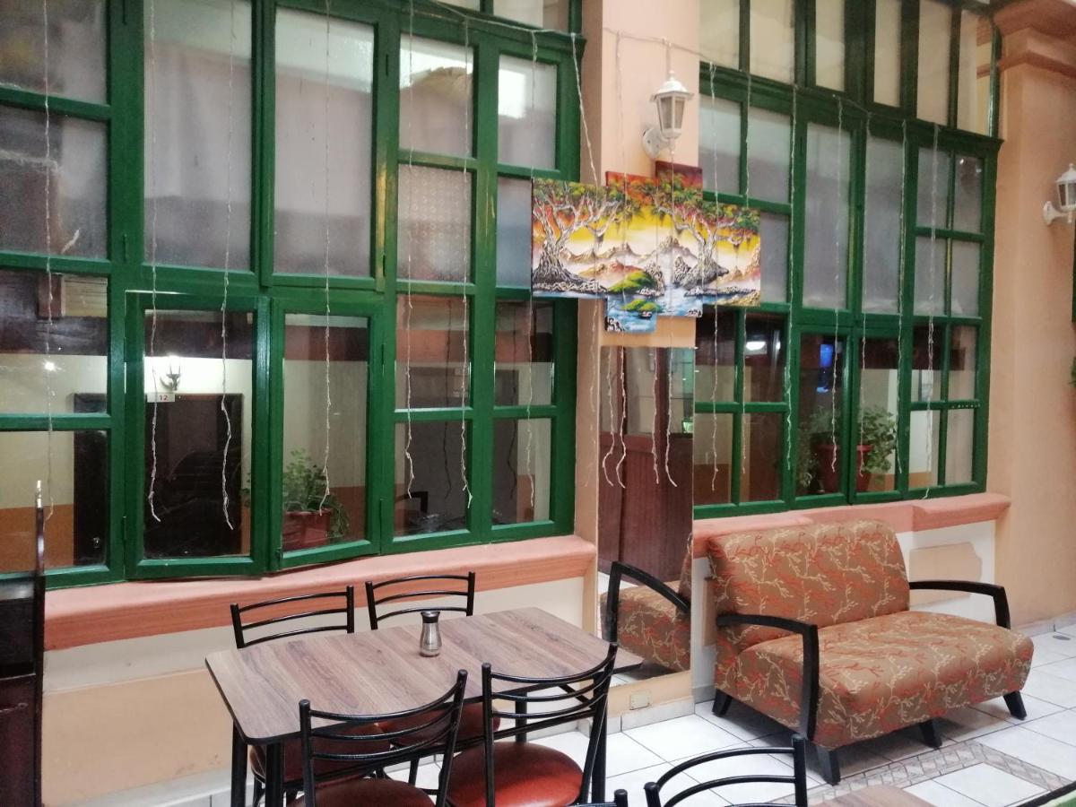 Hostal Victoria Quito Extérieur photo