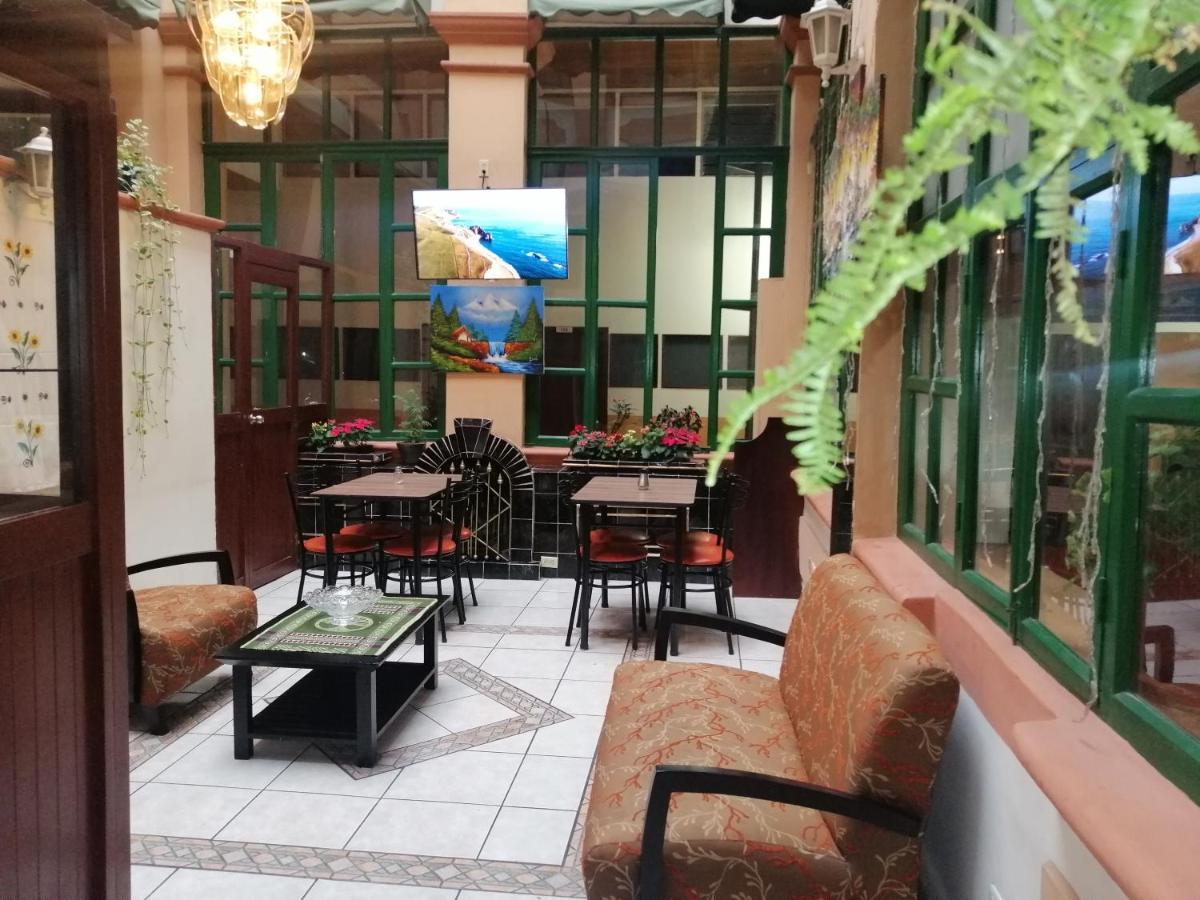 Hostal Victoria Quito Extérieur photo
