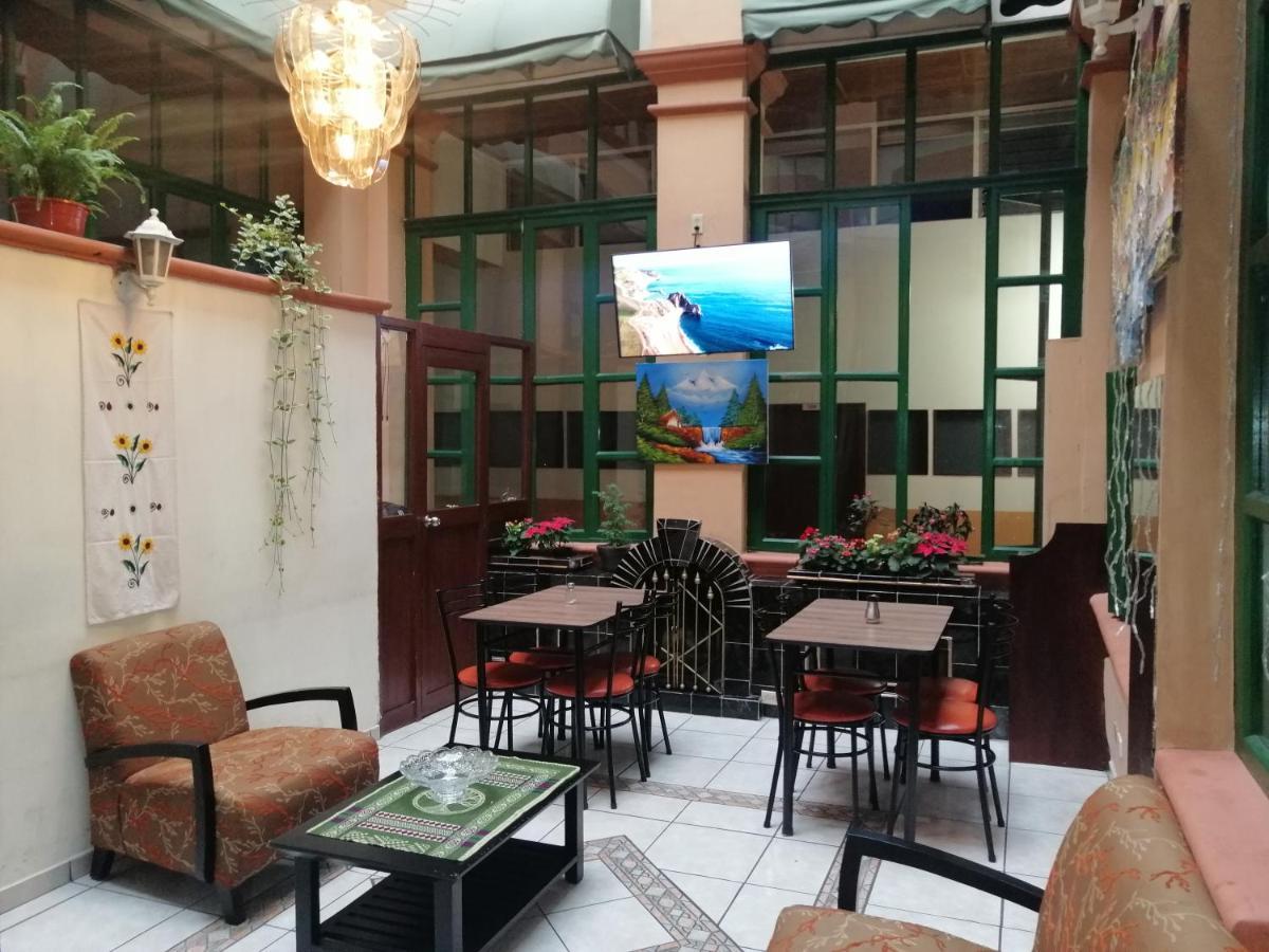 Hostal Victoria Quito Extérieur photo