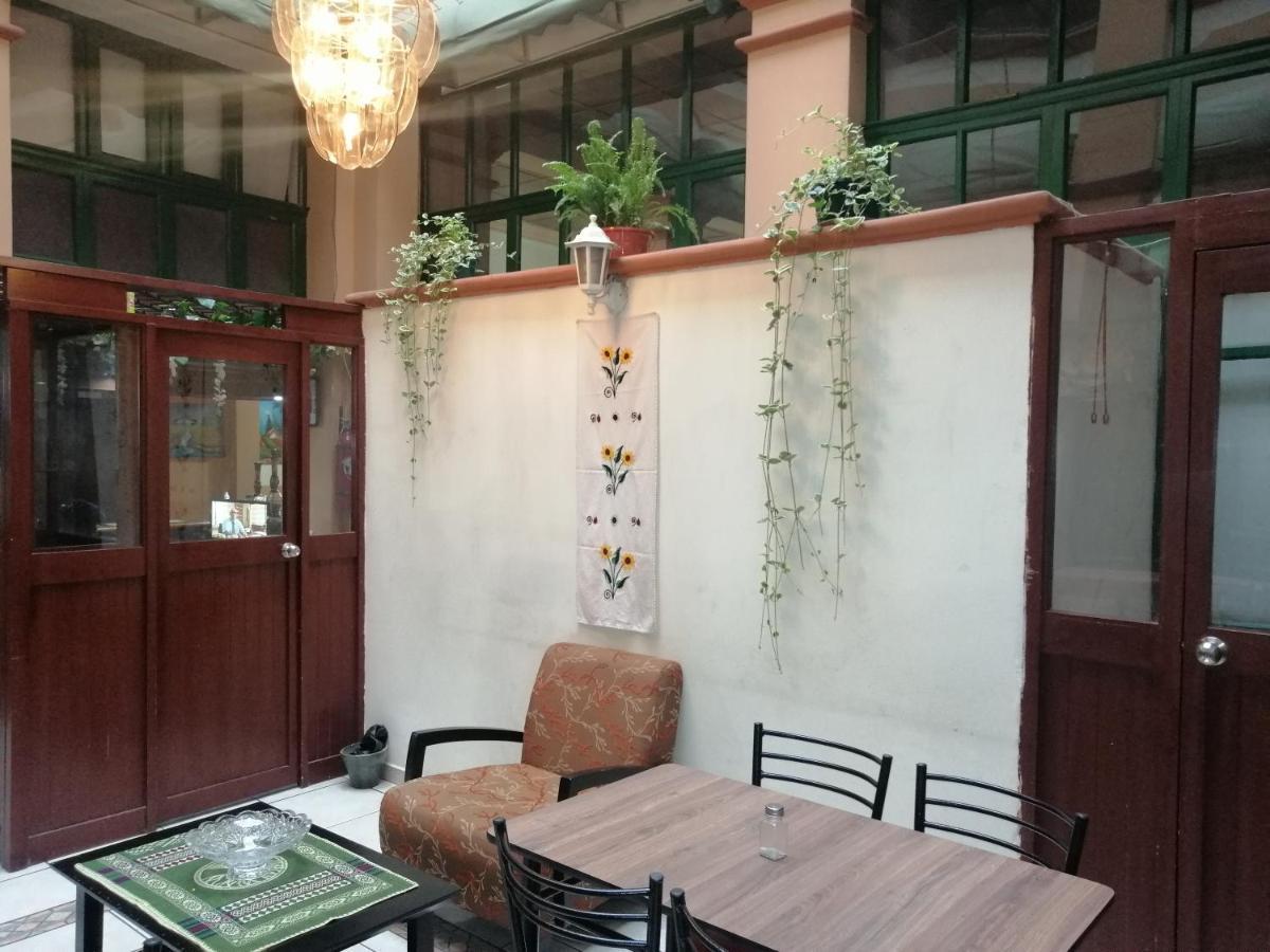 Hostal Victoria Quito Extérieur photo