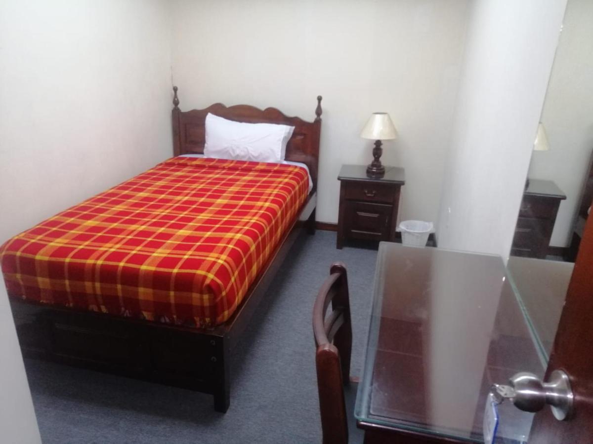 Hostal Victoria Quito Extérieur photo