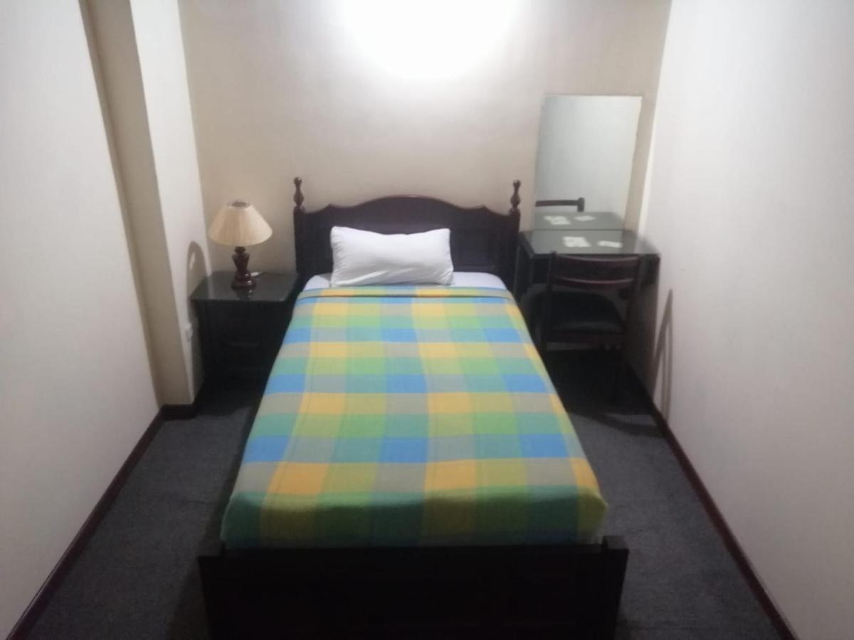 Hostal Victoria Quito Extérieur photo