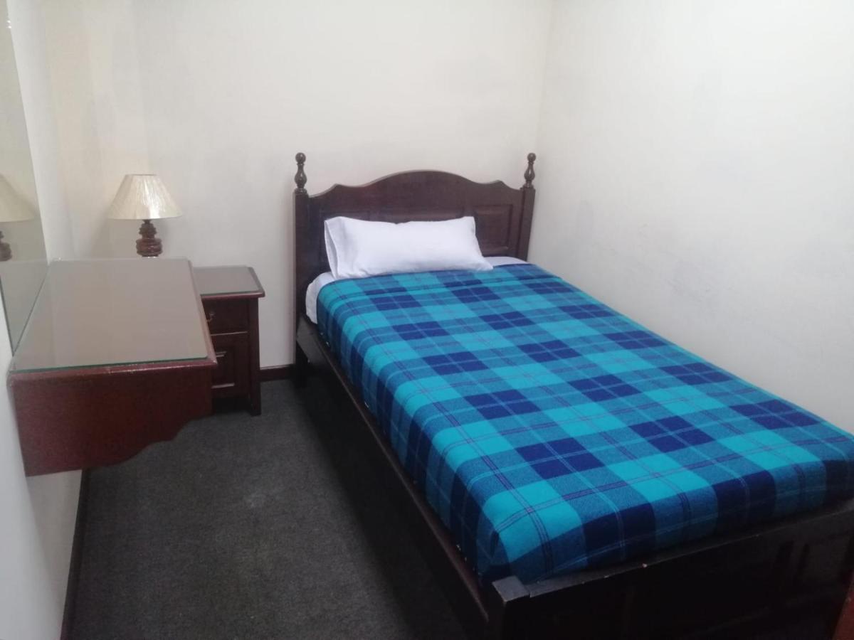 Hostal Victoria Quito Extérieur photo